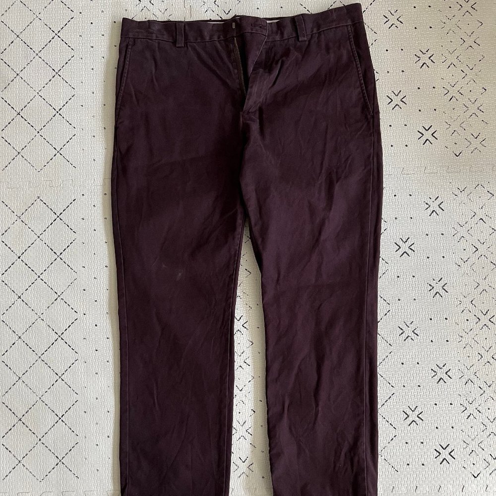 Banana Repulic Men's Aiden Slim-Fit Chino Purple 33x32